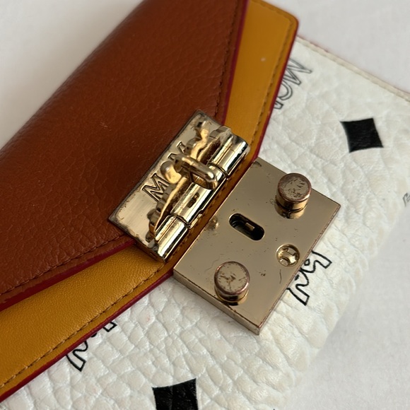 MCM Patricia trifold wallet in white/cognac - Picture 6 of 12